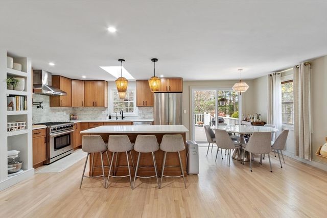 25 Porter Road, Chelmsford, MA 01824