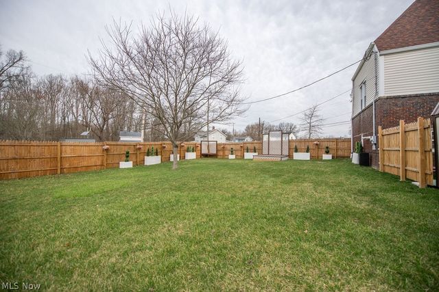 14760 Gaskill Drive NE, Alliance, OH 44601