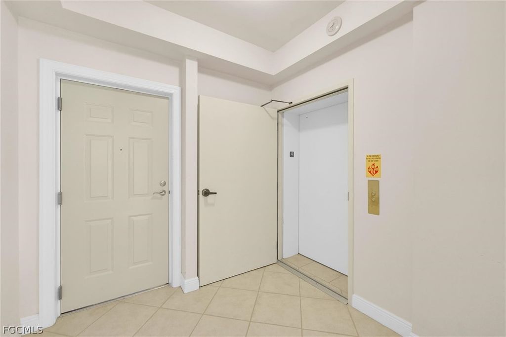 2745 1st ST 405, Fort Myers, FL 33916