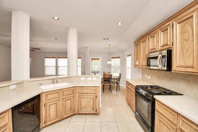 1922 Lake Arrowhead Drive, Richmond, TX 77406