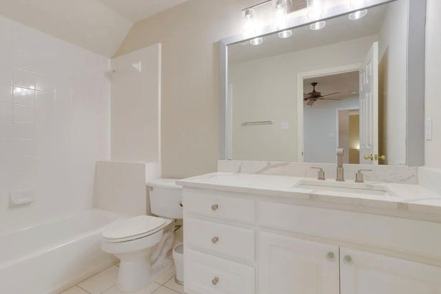 5882 Pecan Chase, Benbrook, TX 76132