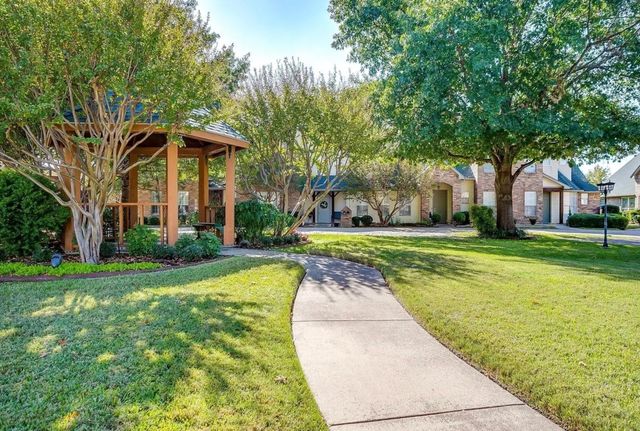 5882 Pecan Chase, Benbrook, TX 76132