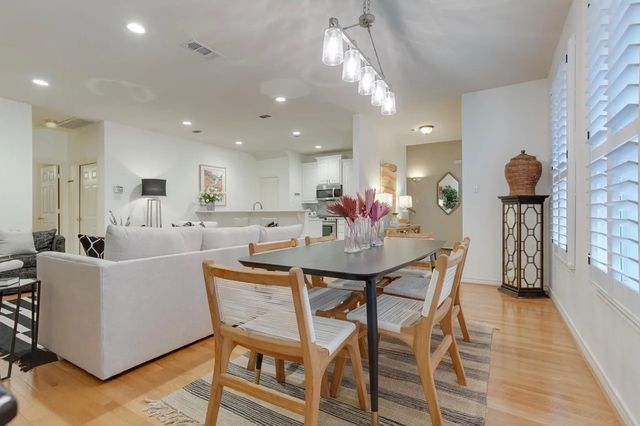 5882 Pecan Chase, Benbrook, TX 76132