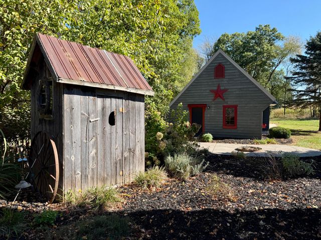 11445 F Drive S, Ceresco, MI 49033