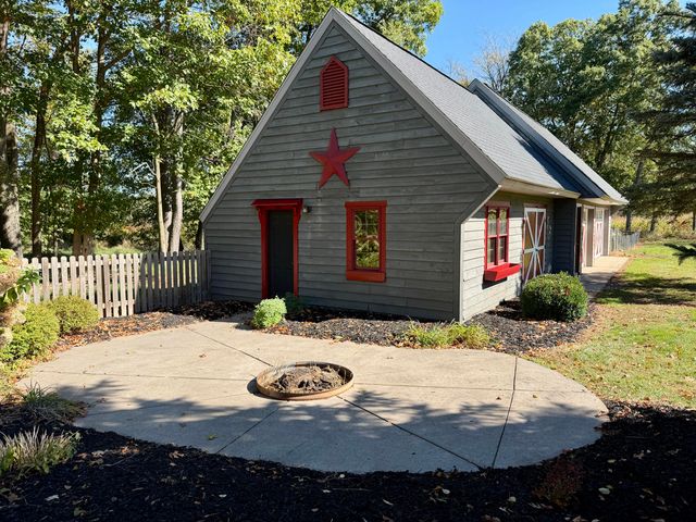 11445 F Drive S, Ceresco, MI 49033