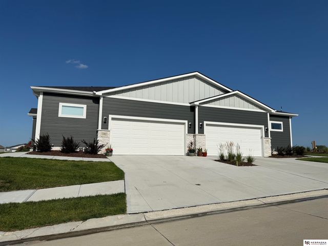 4572 Schilling Court, Bellevue, NE 68133