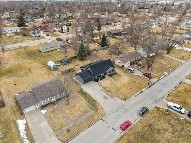 524 12th Avenue, Grinnell, IA 50112