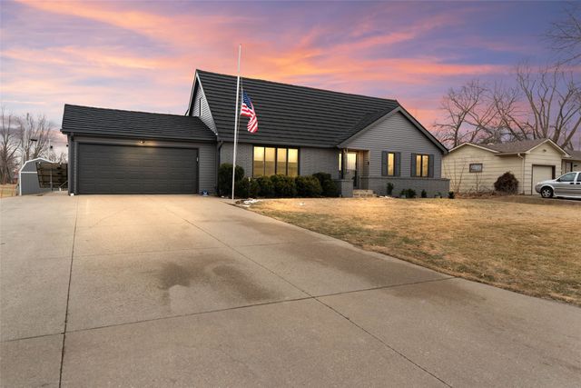 524 12th Avenue, Grinnell, IA 50112