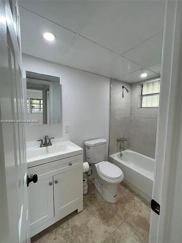 1478 NW 1st St 101, Miami, FL 33125