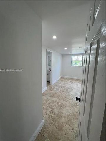 1478 NW 1st St 101, Miami, FL 33125