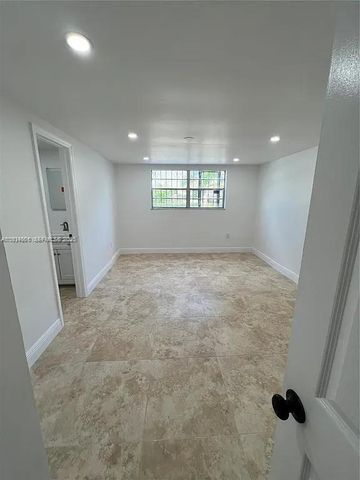 1478 NW 1st St 101, Miami, FL 33125