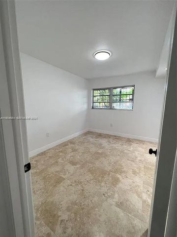 1478 NW 1st St 101, Miami, FL 33125