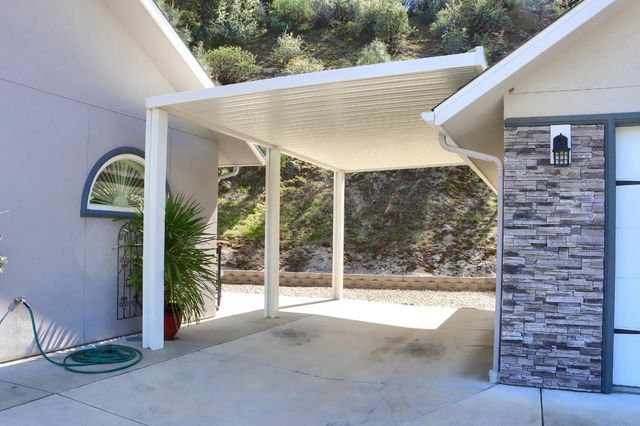 42038 Empty Creek, Oakhurst, CA 93644