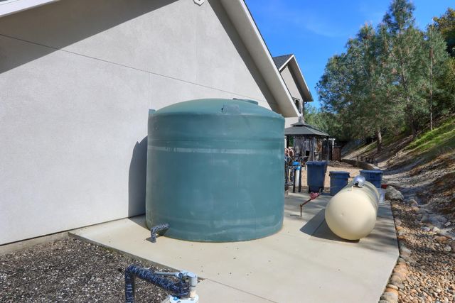 42038 Empty Creek, Oakhurst, CA 93644