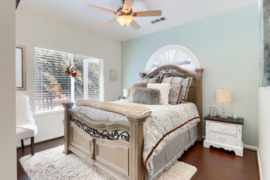 Image 10 of property listing at 42038 Empty Creek, Oakhurst, CA 93644