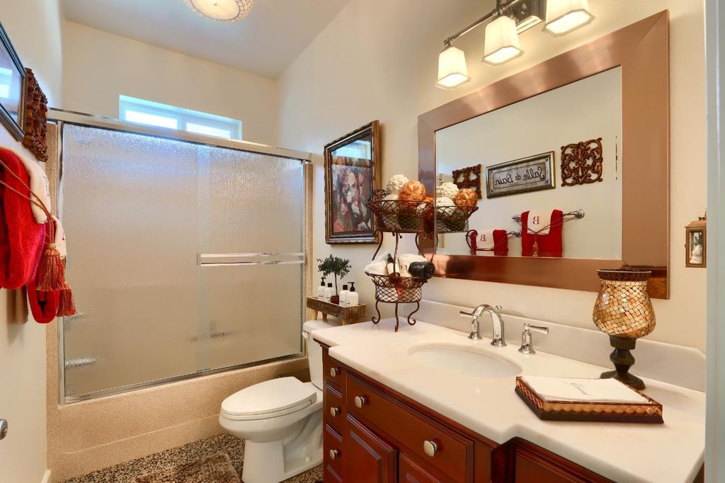 Image 11 of property listing at 42038 Empty Creek, Oakhurst, CA 93644