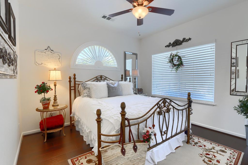 Image 13 of property listing at 42038 Empty Creek, Oakhurst, CA 93644