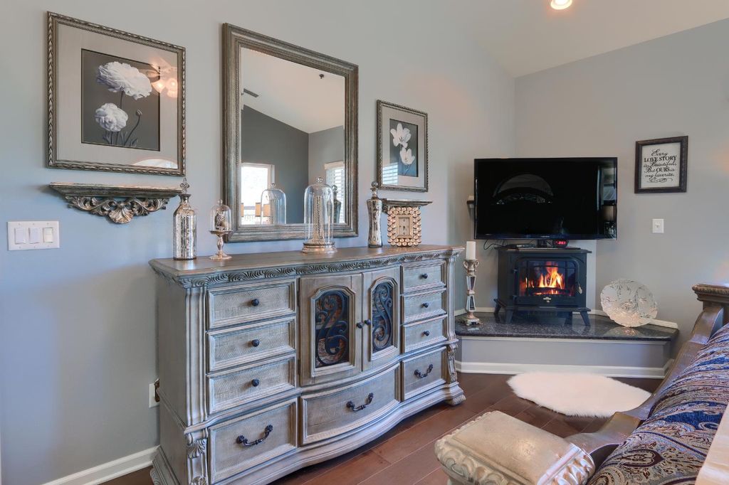 Image 16 of property listing at 42038 Empty Creek, Oakhurst, CA 93644