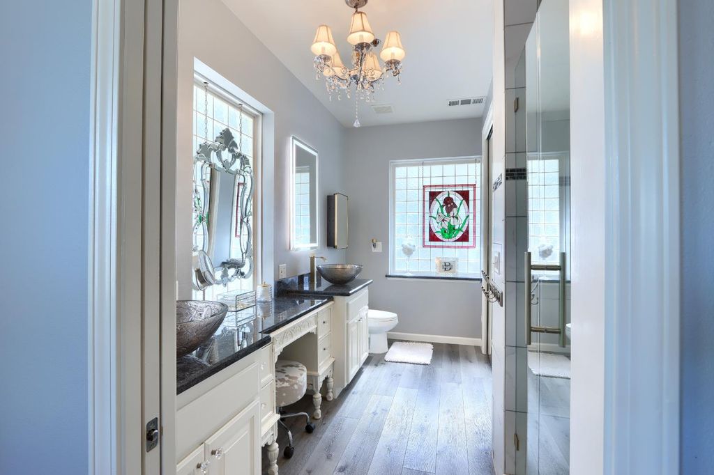 Image 18 of property listing at 42038 Empty Creek, Oakhurst, CA 93644