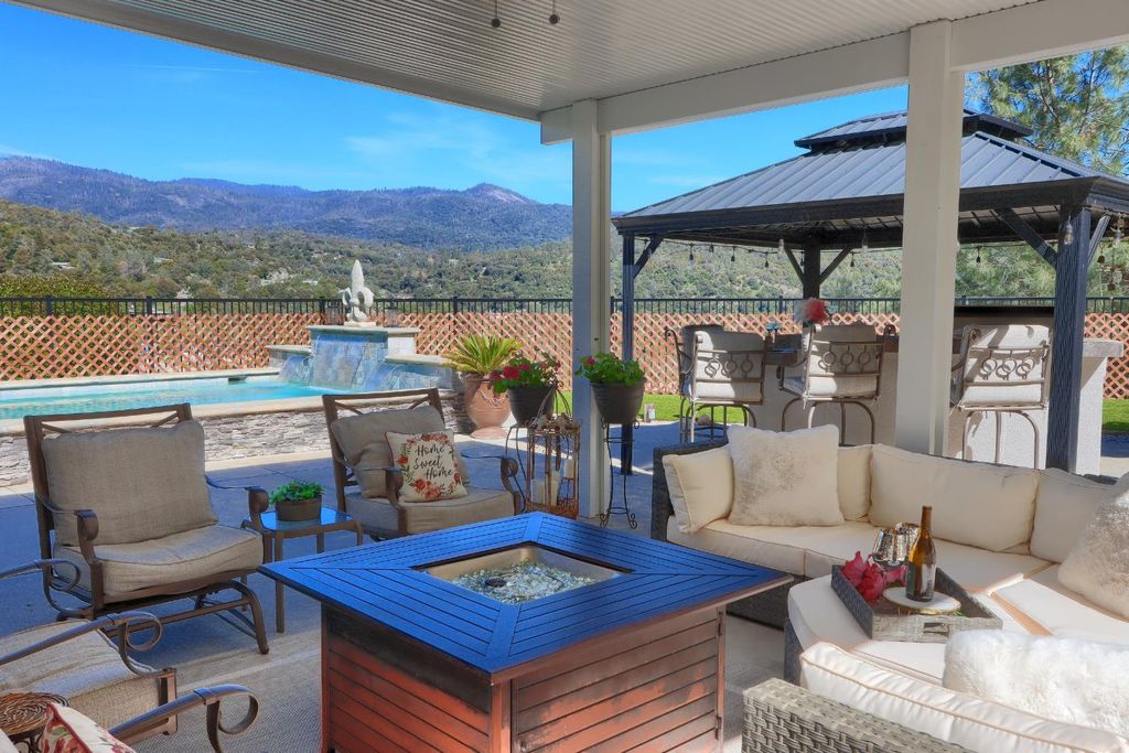 Image 38 of property listing at 42038 Empty Creek, Oakhurst, CA 93644