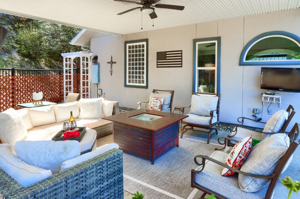 Image 39 of property listing at 42038 Empty Creek, Oakhurst, CA 93644