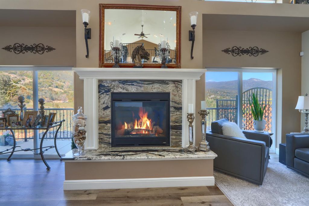 Image 4 of property listing at 42038 Empty Creek, Oakhurst, CA 93644