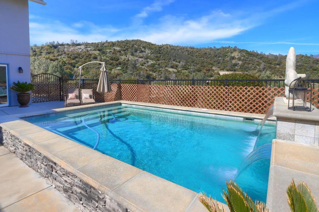 Image 41 of property listing at 42038 Empty Creek, Oakhurst, CA 93644