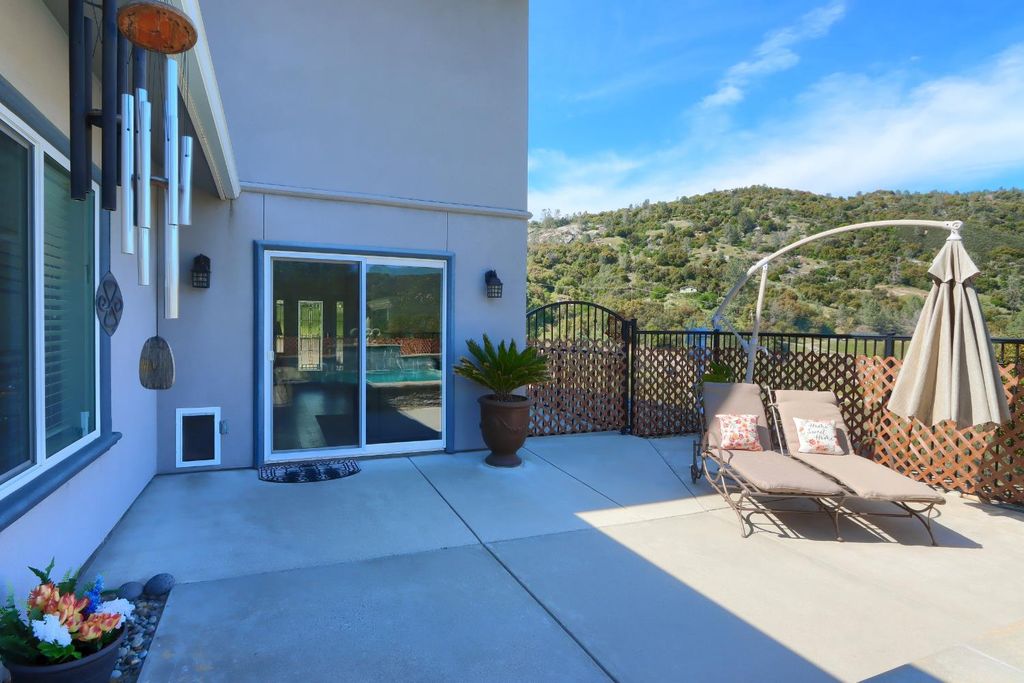 Image 43 of property listing at 42038 Empty Creek, Oakhurst, CA 93644