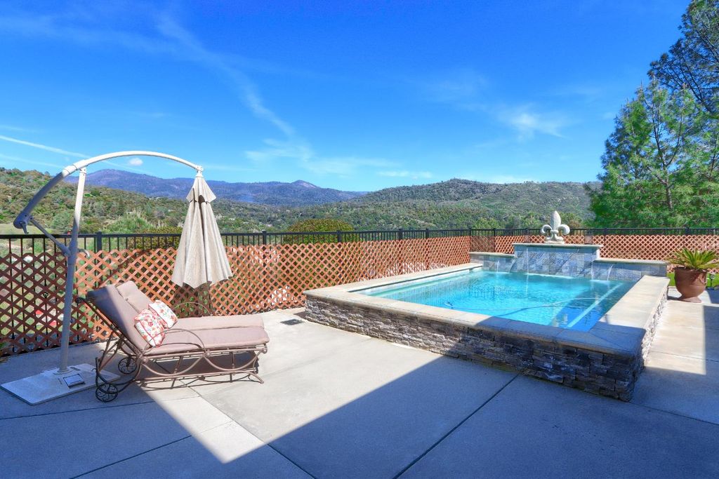 Image 44 of property listing at 42038 Empty Creek, Oakhurst, CA 93644