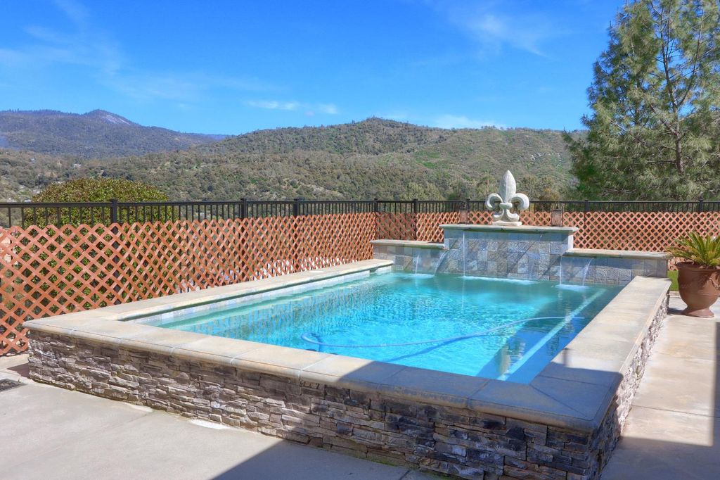 Image 45 of property listing at 42038 Empty Creek, Oakhurst, CA 93644