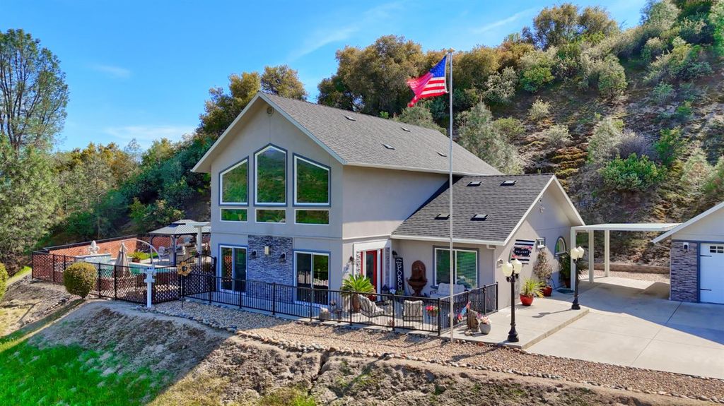 Image 56 of property listing at 42038 Empty Creek, Oakhurst, CA 93644