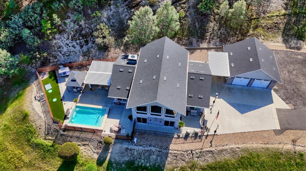 Image 58 of property listing at 42038 Empty Creek, Oakhurst, CA 93644