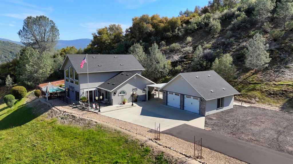 Image 59 of property listing at 42038 Empty Creek, Oakhurst, CA 93644