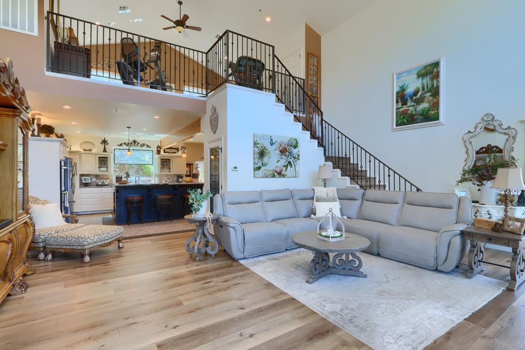 Image 6 of property listing at 42038 Empty Creek, Oakhurst, CA 93644