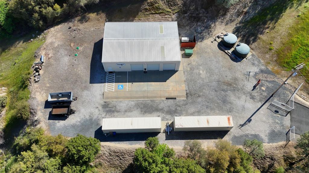 Image 63 of property listing at 42038 Empty Creek, Oakhurst, CA 93644