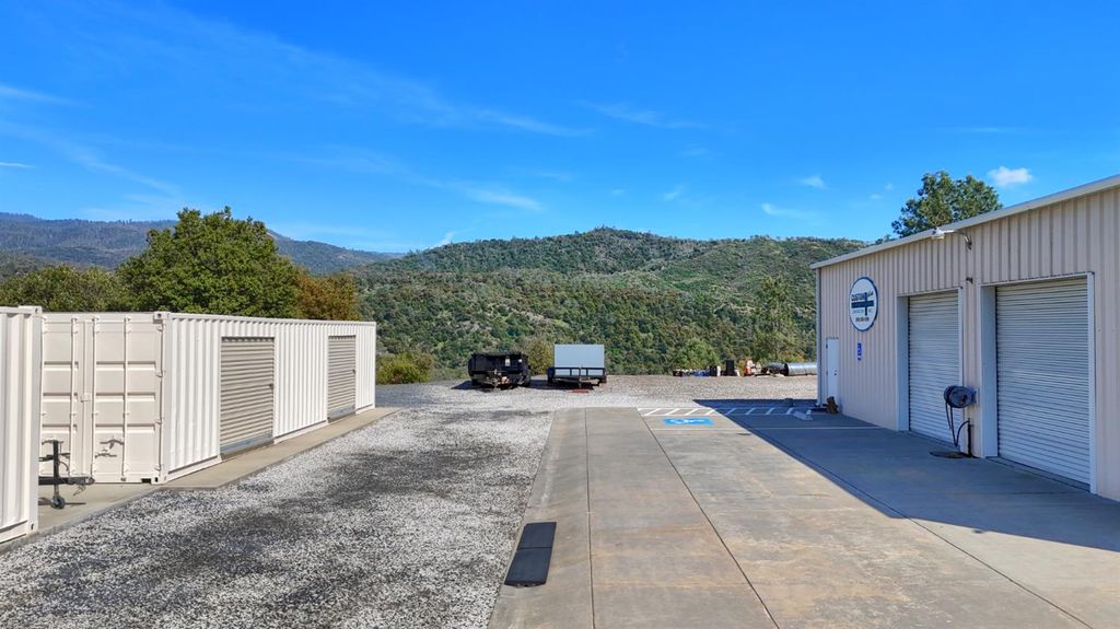 Image 64 of property listing at 42038 Empty Creek, Oakhurst, CA 93644