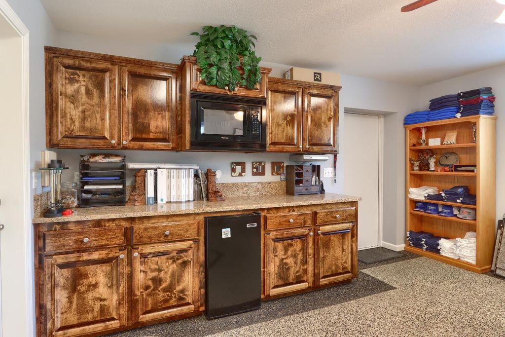 Image 67 of property listing at 42038 Empty Creek, Oakhurst, CA 93644