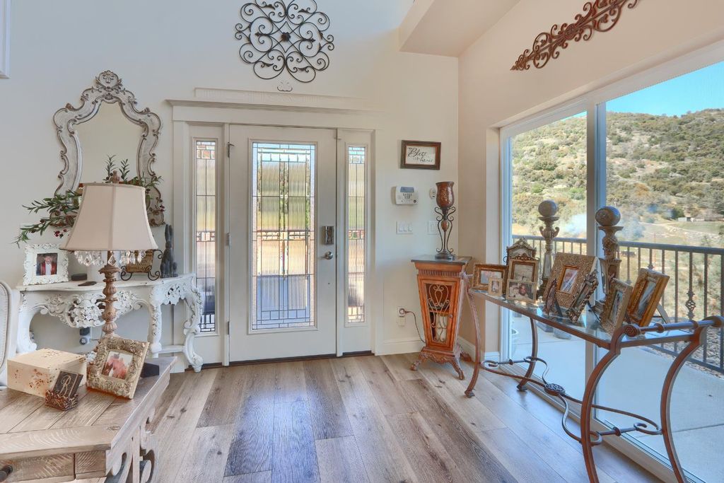 Image 9 of property listing at 42038 Empty Creek, Oakhurst, CA 93644