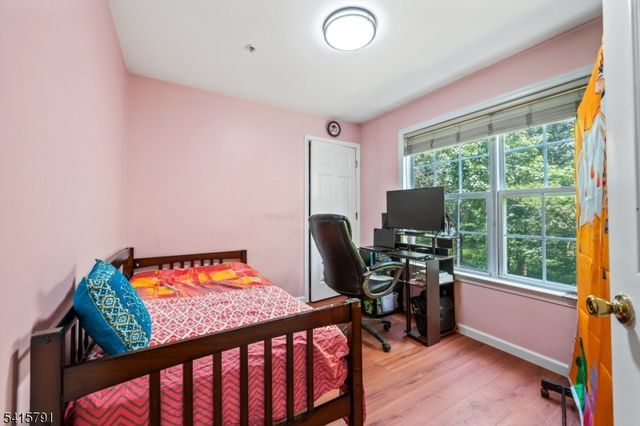 203 Rhoads Dr, Montgomery Twp., NJ 08502