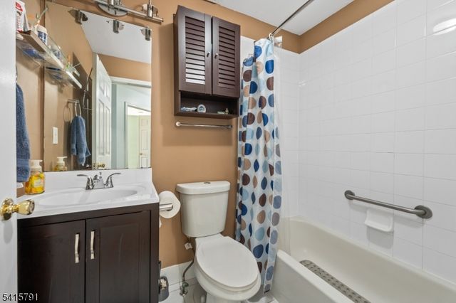 203 Rhoads Dr, Montgomery Twp., NJ 08502