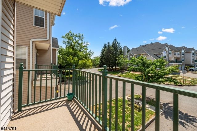 203 Rhoads Dr, Montgomery Twp., NJ 08502