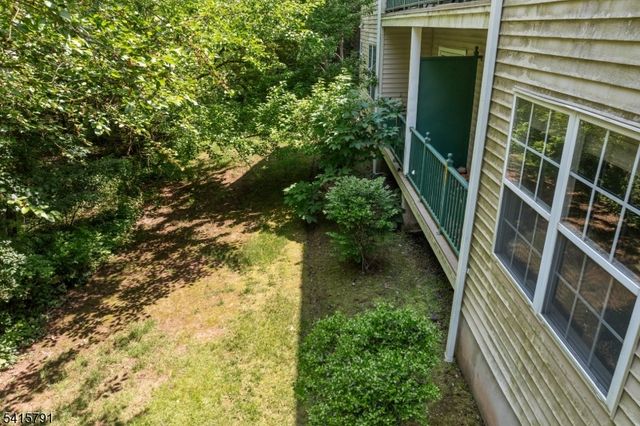 203 Rhoads Dr, Montgomery Twp., NJ 08502