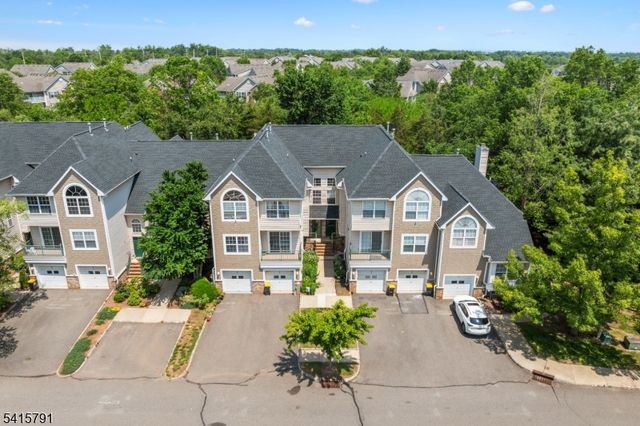 203 Rhoads Dr, Montgomery Twp., NJ 08502