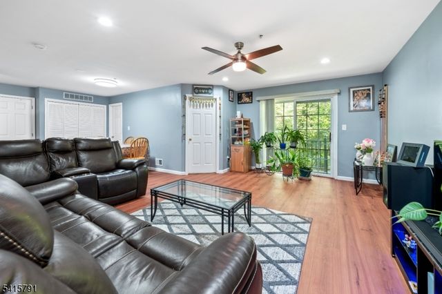 203 Rhoads Dr, Montgomery Twp., NJ 08502