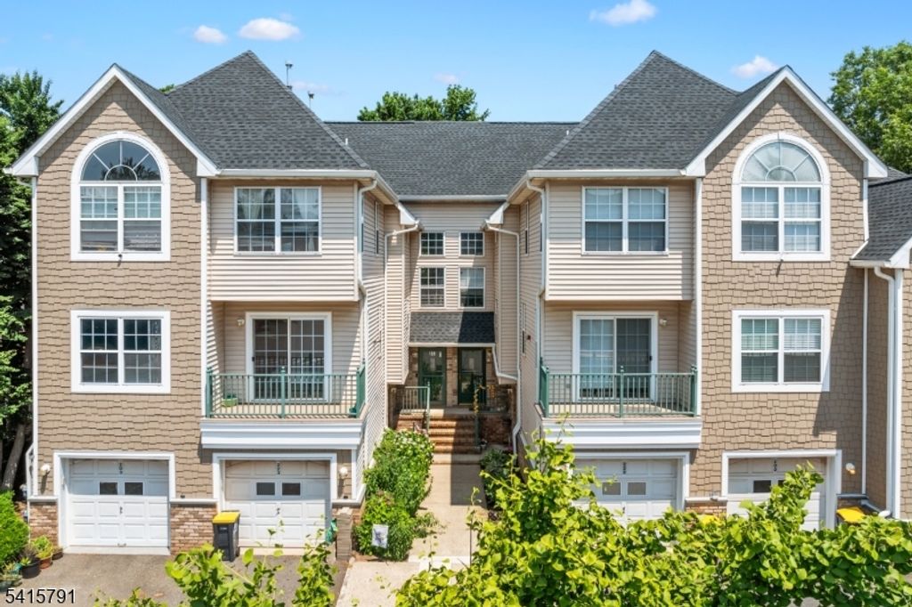 203 Rhoads Dr, Montgomery Twp., NJ 08502