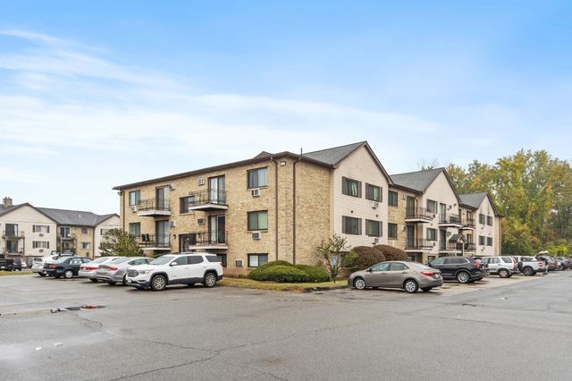 311 Pawtucket Blvd 29, Lowell, MA 01854