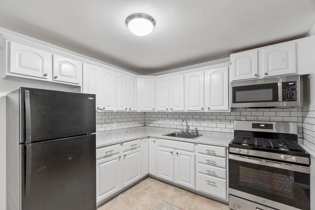 311 Pawtucket Blvd 29, Lowell, MA 01854