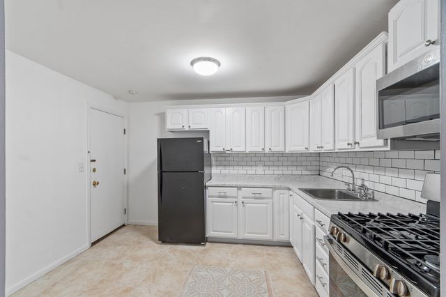 311 Pawtucket Blvd 29, Lowell, MA 01854