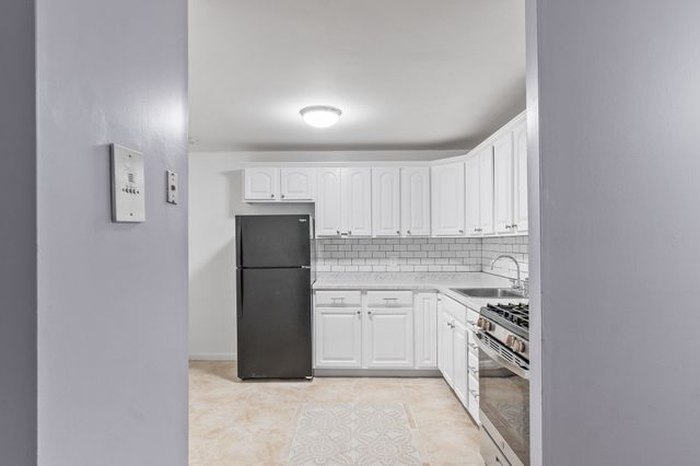 311 Pawtucket Blvd 29, Lowell, MA 01854