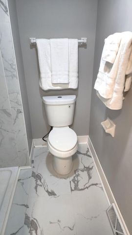 13975 W Lisbon ROAD, Brookfield, WI 53005